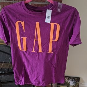 Big Kids Gap t-shirt